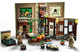 LEGO® Harry Potter 76384 Kouzelné momenty z Bradavic > varianta hodina bylinkářství