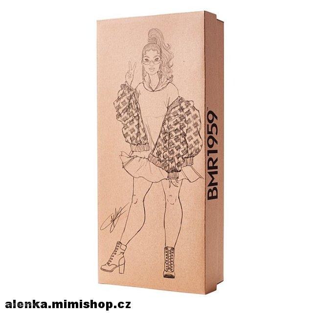 Barbie® BMR1959™ Doll > varianta BARBIE VE VINYLOVÉM KABÁTKU