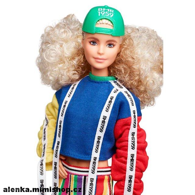 Barbie® BMR1959™ Doll > varianta BARBIE V PONOŽKOVÝCH TENISKÁCH