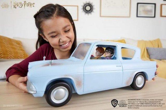 HARRY POTTER létající auto