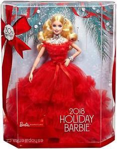 2018 Barbie™ Holiday Doll > varianta blondýnka