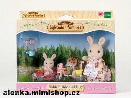 Sylvanian Families Mamka bílý králík s hrajícími si mláďaty
