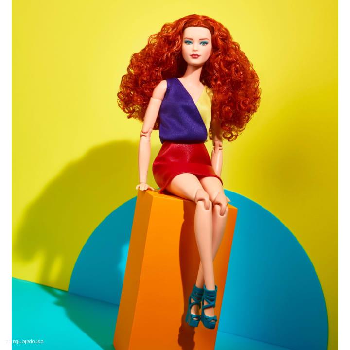 The Barbie Looks™ Barbie® Doll > varianta Curly Red Hair, Color Block Outfit With Miniskirt