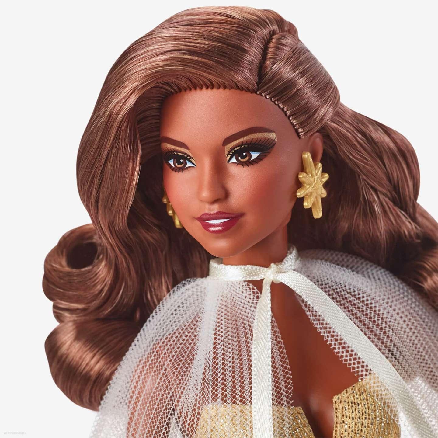 2023 Holiday Barbie™ Doll > varianta hnědovláska